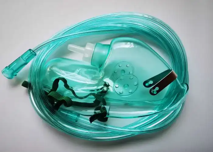 Nasal Cannula vs. Face Mask: Which Oxygen Delivery Method is Best for Home Care?